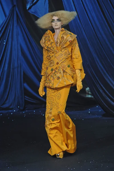Look 33